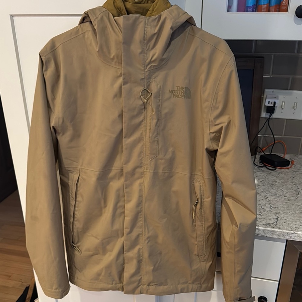 The North Face Men’s Hommes Tan Jacket-2 in 1 Coat. Like Brand New!